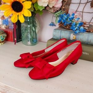 Vintage RARE Leon Unatin Red Silk Kitten Heels